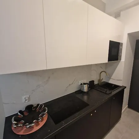 Center דירה ורשה