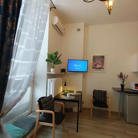 Center * ורשה